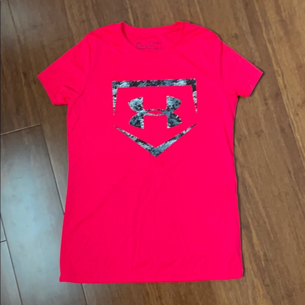 Girl’s Under Armour t-shirt size M